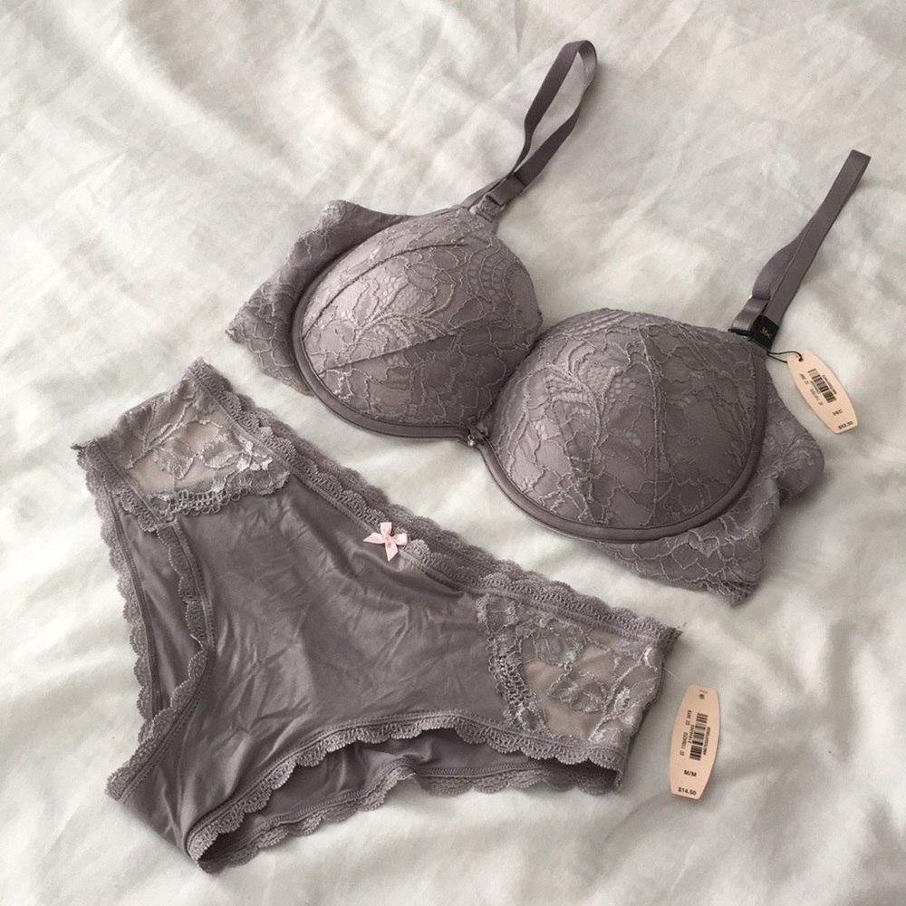 NWT Victoria’s Secret Bra and Panty Set